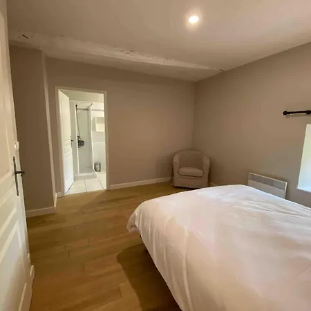 With Pool In Dordogne Countryside * Chalais (Charente)